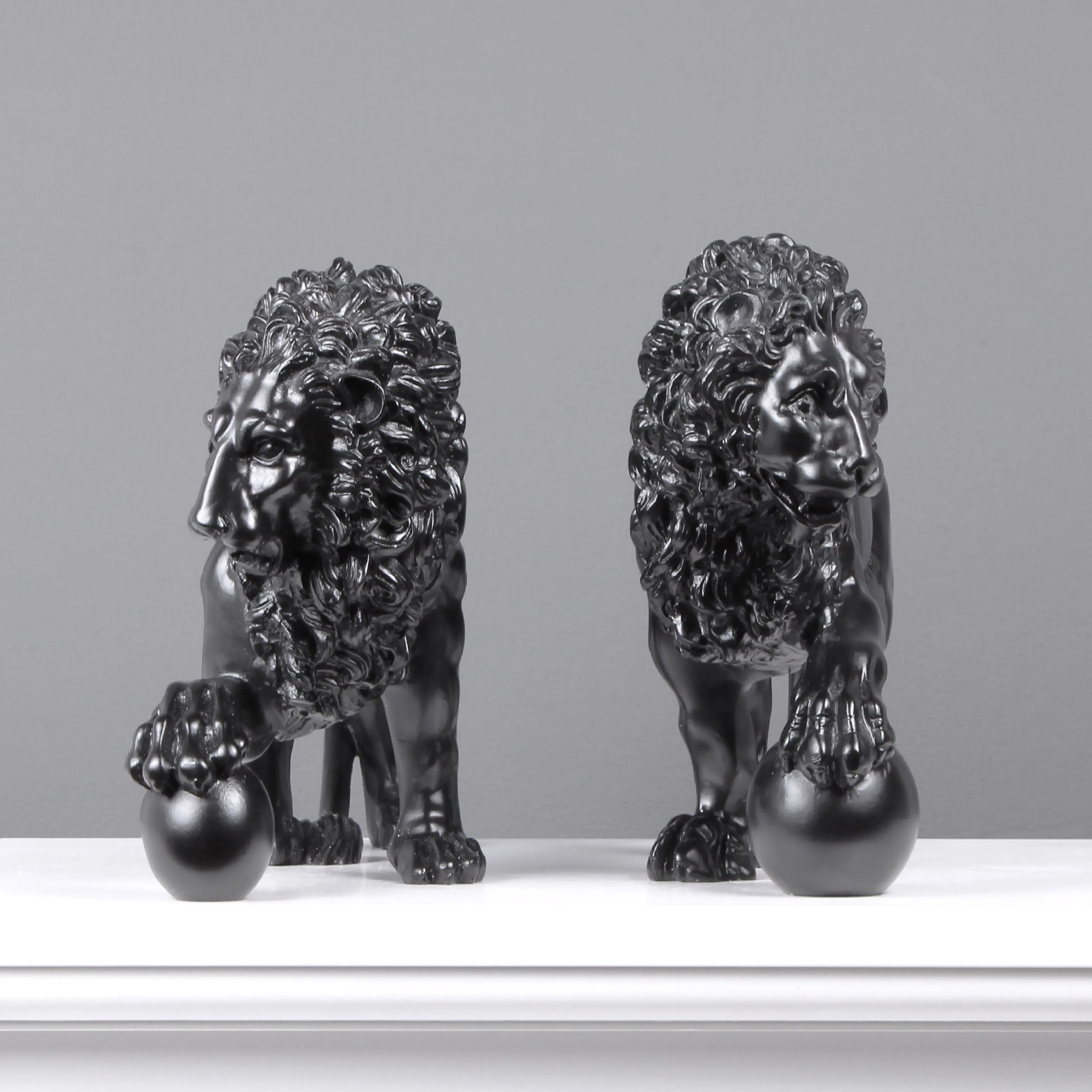 Black Medici Lions Statue in Pair