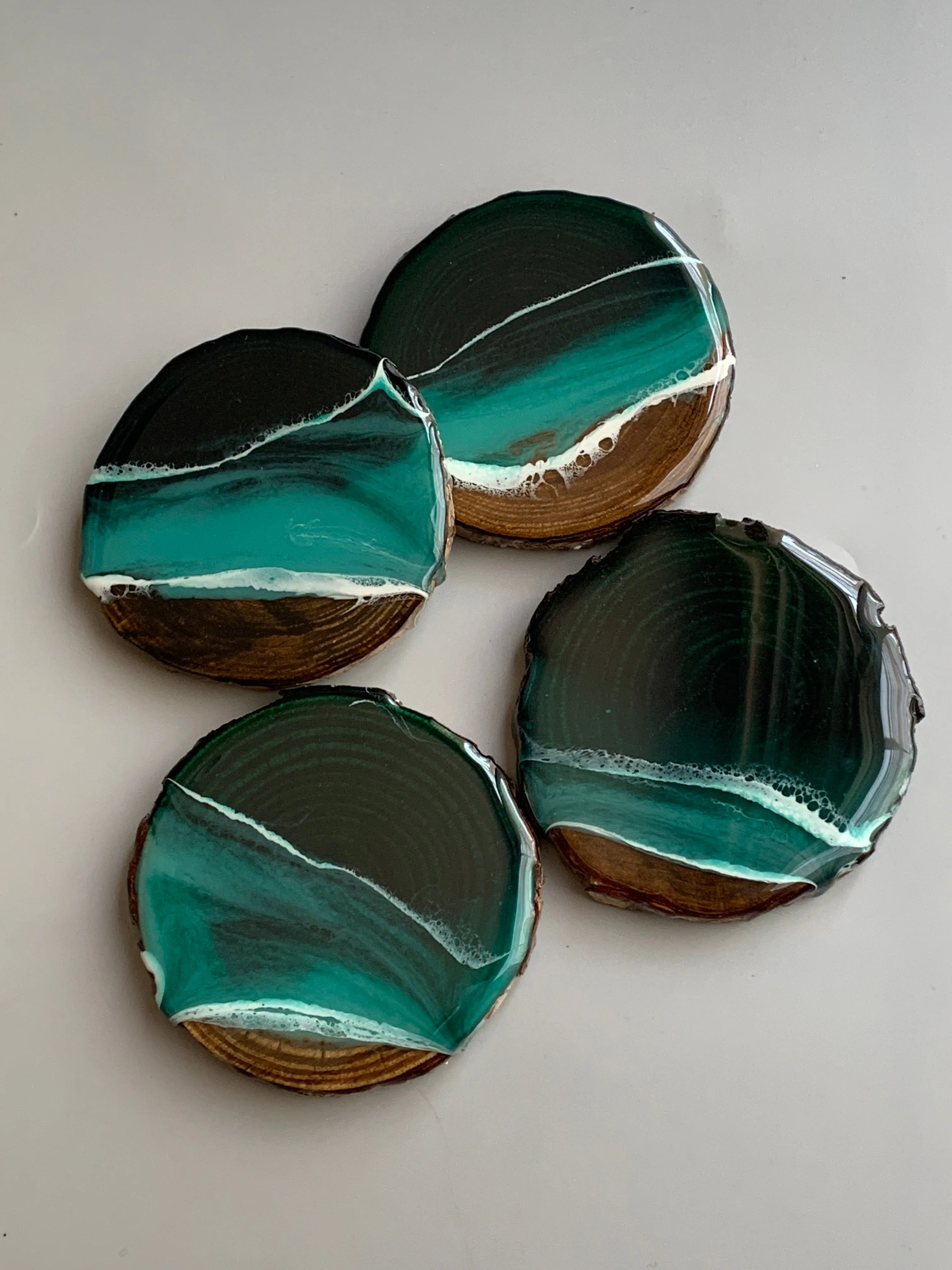 Emerald Island Acacia Wooden Tray with Set of 4 Coasters