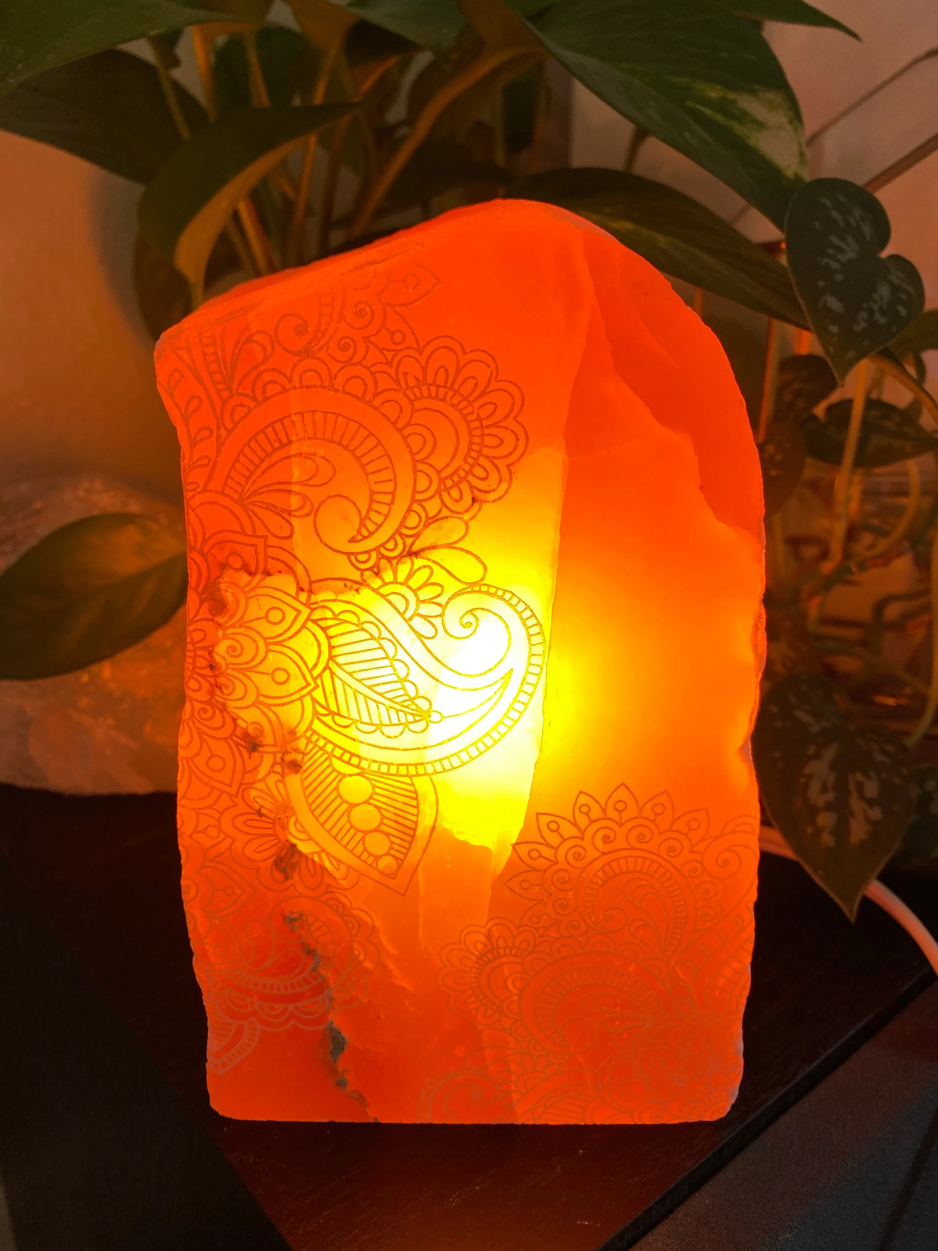 Henna Prayer Peach Selenite Lamp