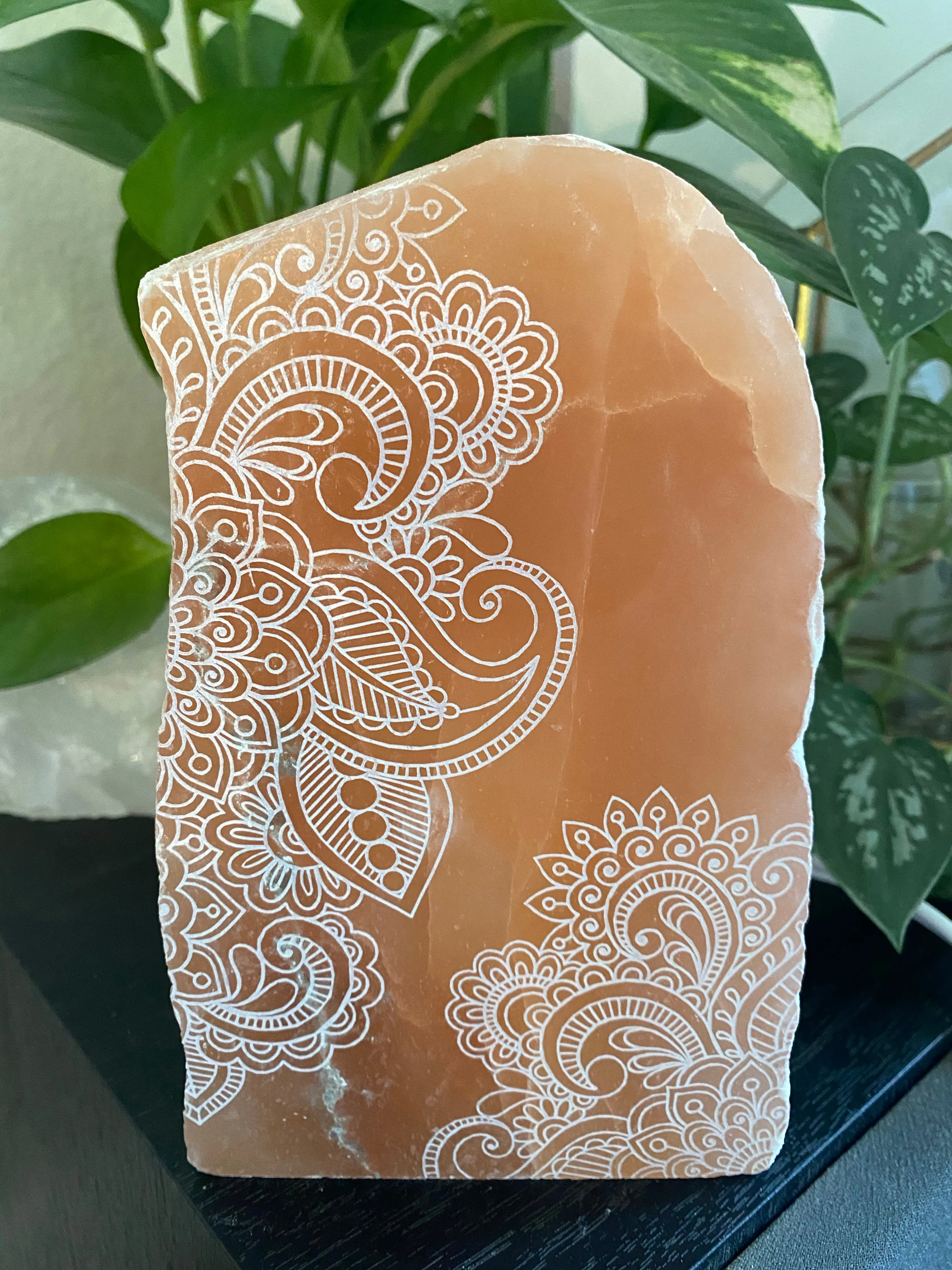 Henna Prayer Peach Selenite Lamp
