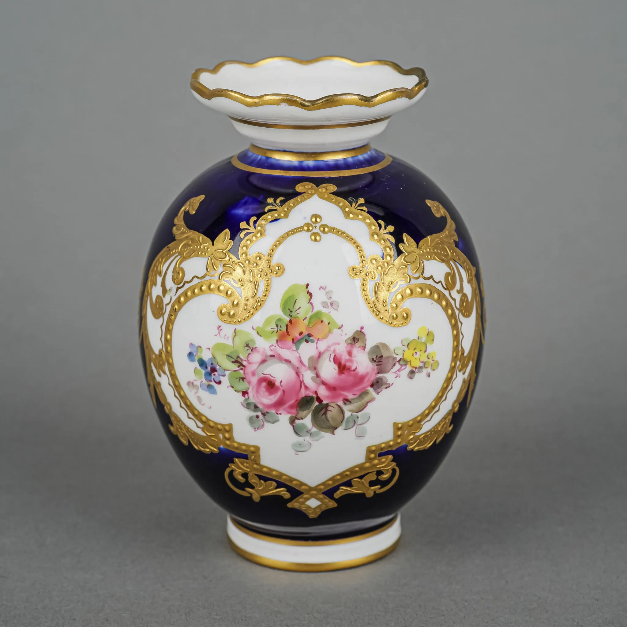ROYAL CROWN DERBY 7429 Cabinet Globe Vase 1340